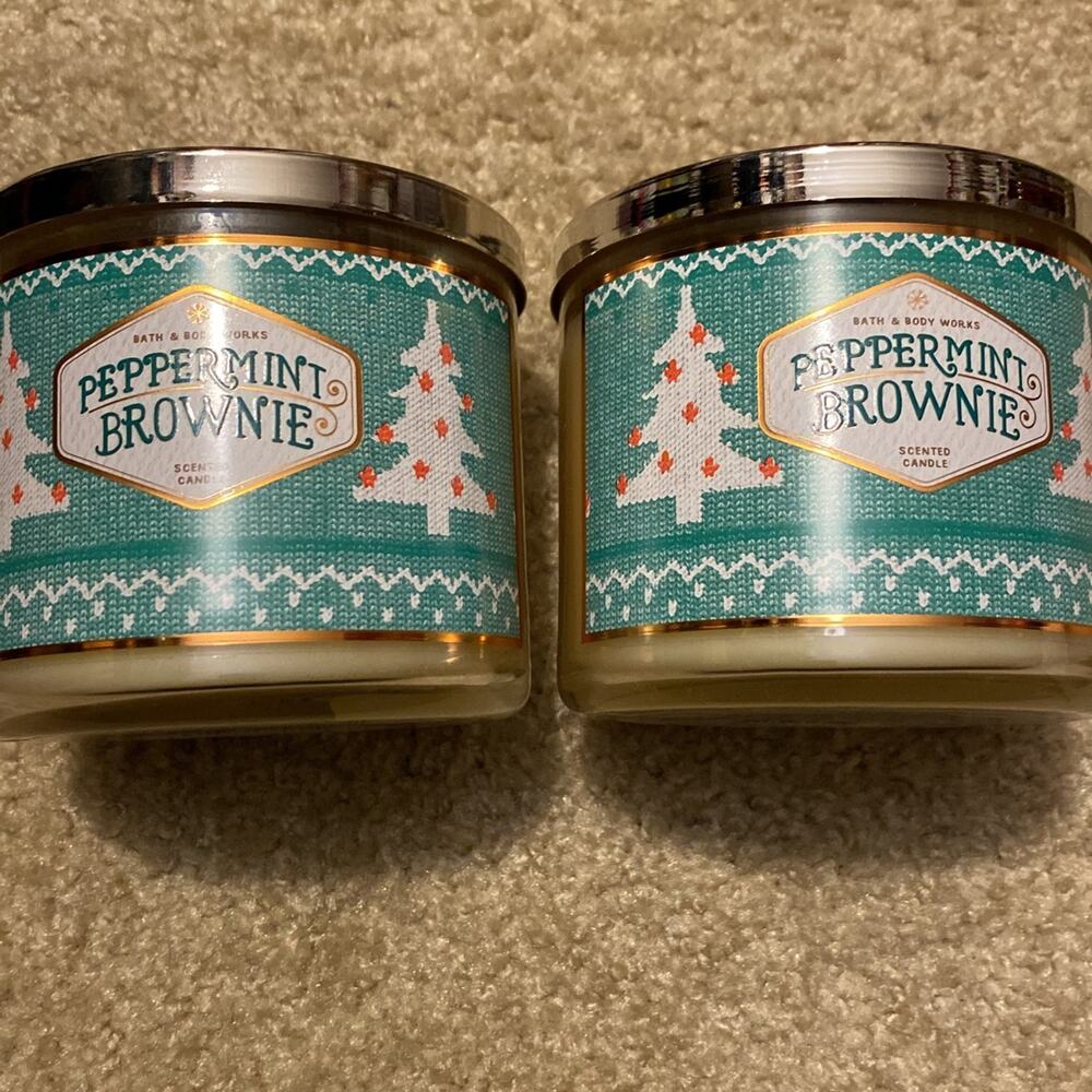 Bath and Body Works Candle peppermint brownie 2xโ